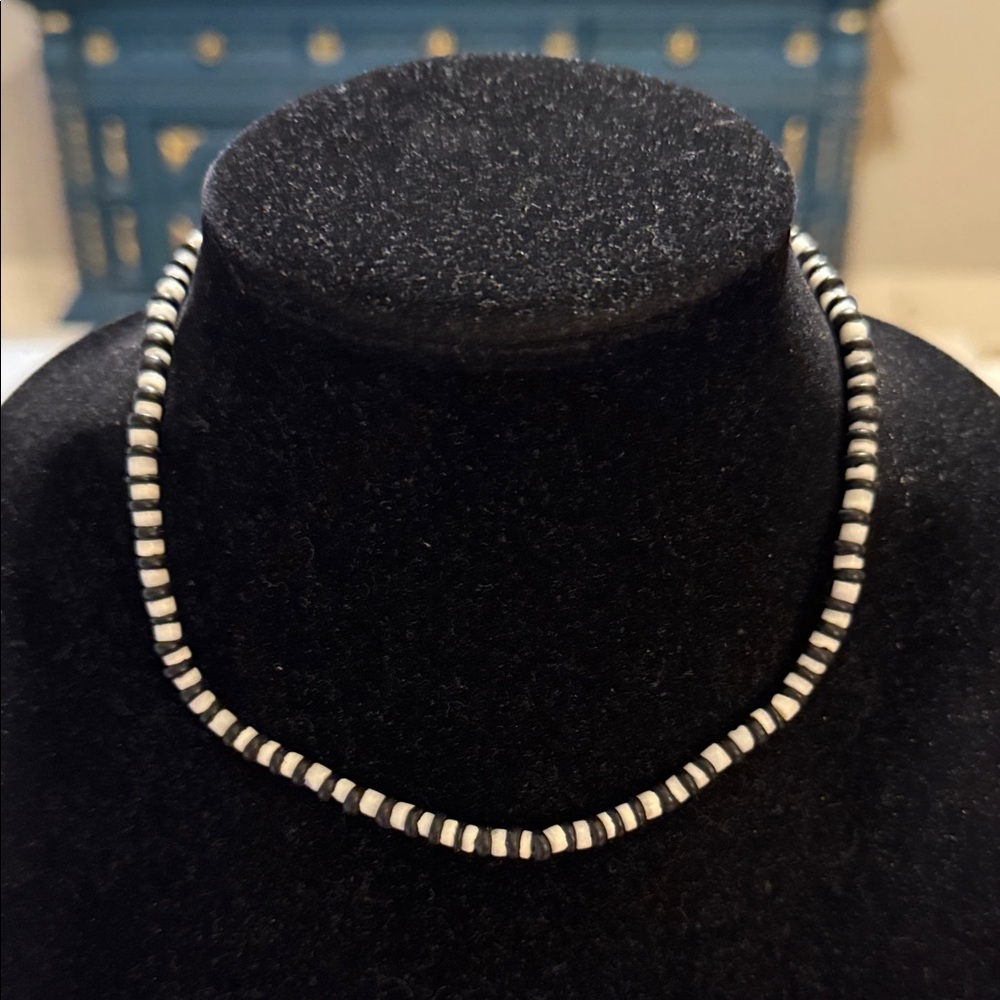 Vintage Boho Black and White Beaded Native American Choker Necklace